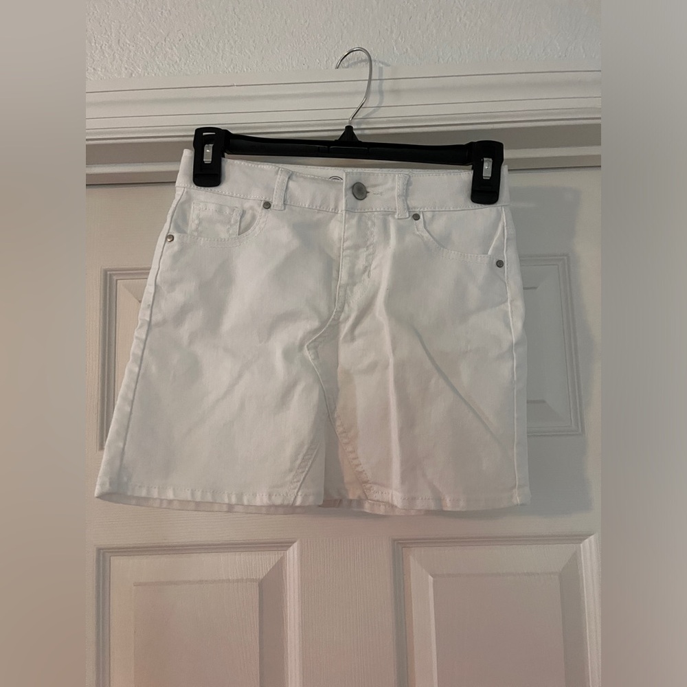 Wonder nation, white denim skirt. Kids size medium.